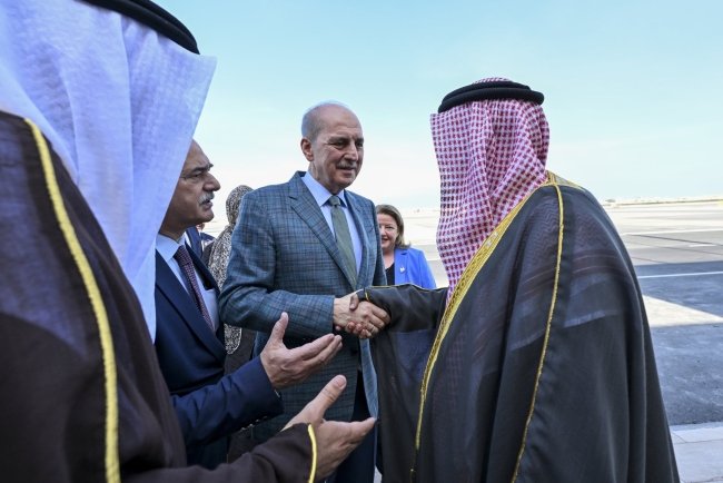 TBMM Başkanı Kurtulmuş Bahreyn'e gitti