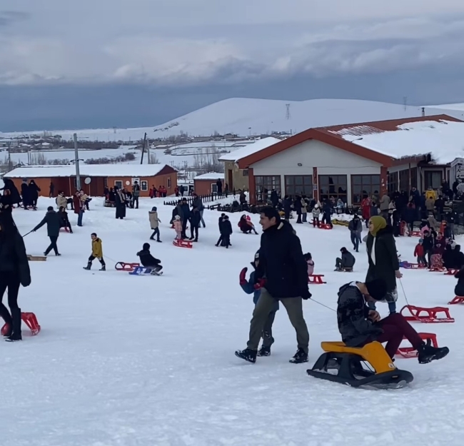Kayak severler Abalı Kayak Merkezi'nde buluştu
