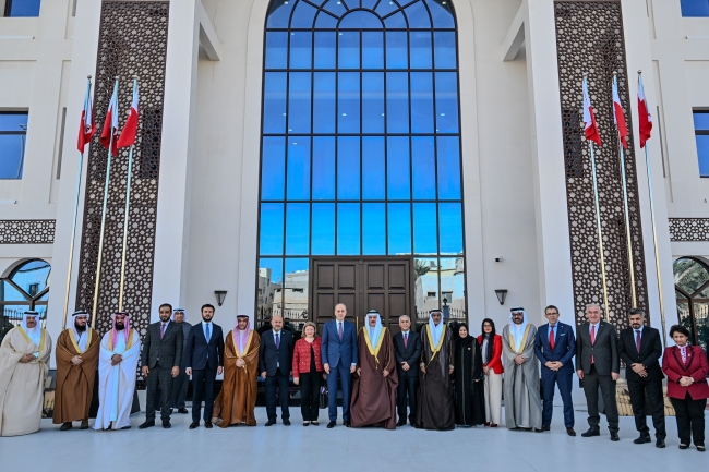 TBMM Başkanı Kurtulmuş'tan Bahreyn'de diplomatik temaslar