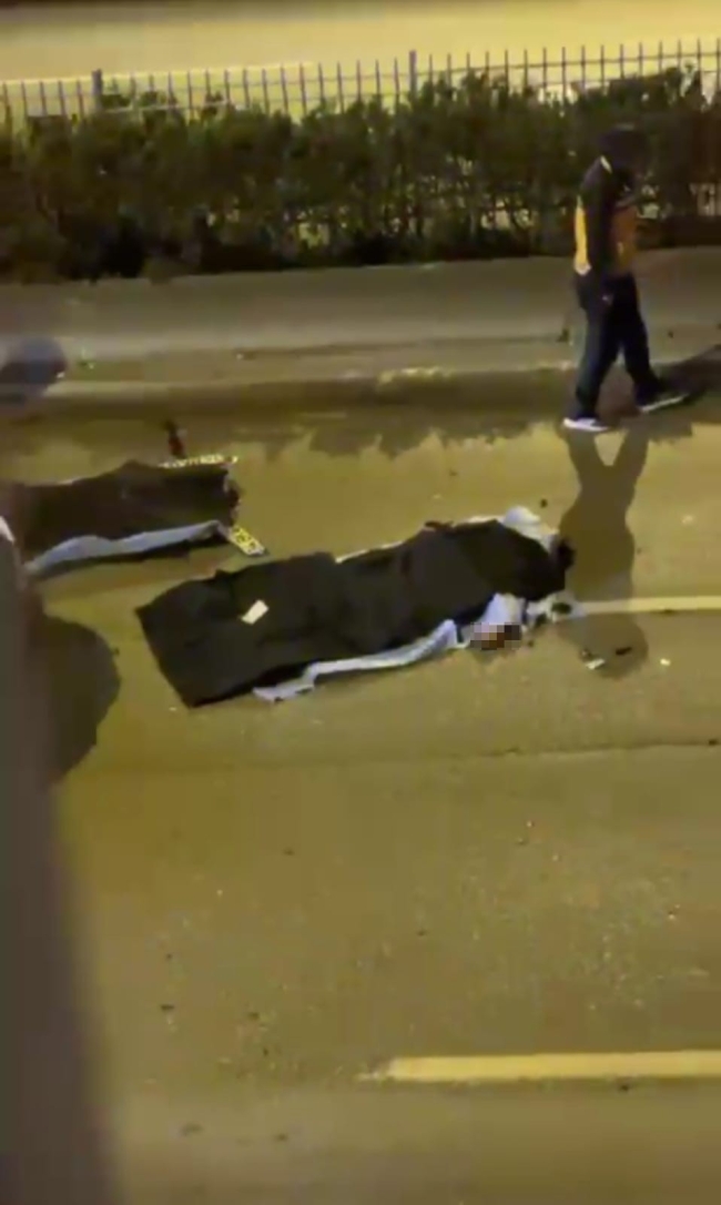 İzmir’de feci kaza! Camdan yola fırladılar