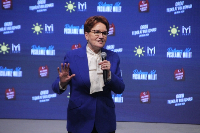 İYİ Parti Genel Başkanı Akşener: “Sanki seçime değil savaşa gidiyoruz”