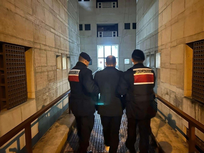 Bursa'da bağ evi hırsızları jandarma tarafından yakalandı