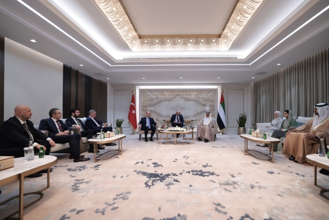 Numan Kurtulmuş, BAE Federal Konsey Başkanı Ghobash ile görüştü