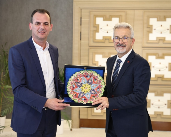 Peja Belediyesi'nde kardeş kent Nilüfer'e ziyaret