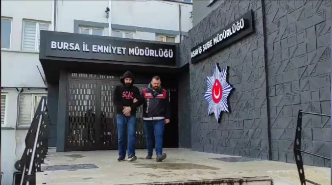 Bursa’da hırsızlar tarihi konağa dadandı!