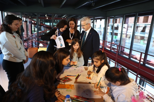 DOST Projesi'ne katılan çocuklar tasarımlara başladı