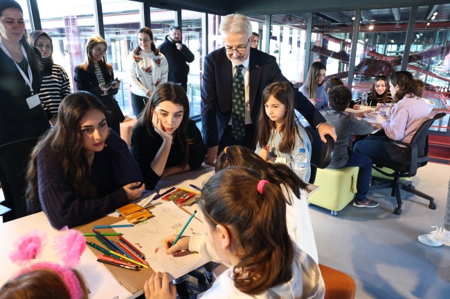 DOST Projesi'ne katılan çocuklar tasarımlara başladı