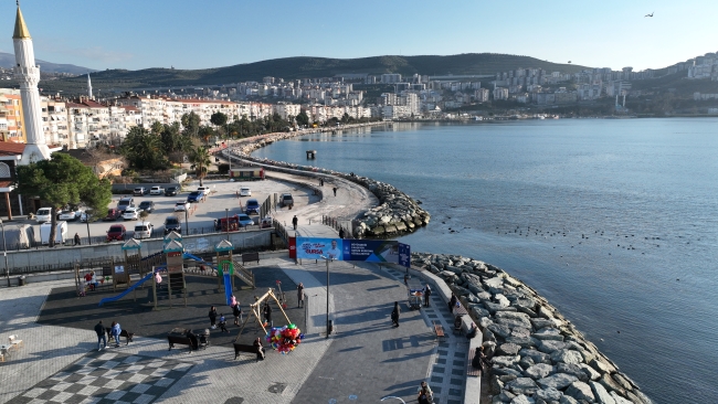 Gemlik'te kıyı koruma çalışmaları hızla sürüyor