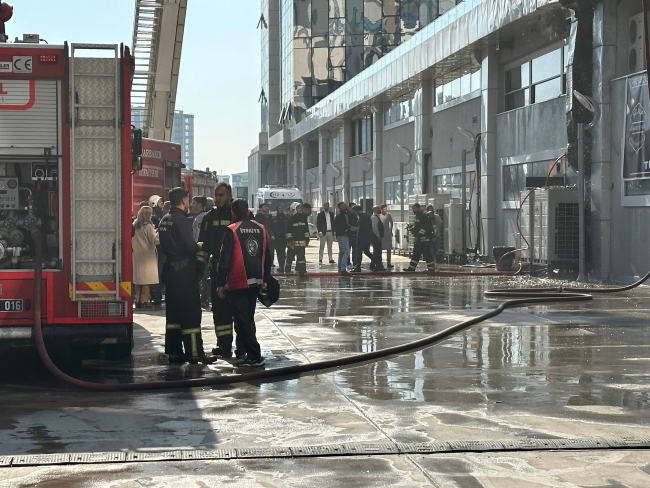 Diyarbakır’da restoranların ortak kullandığı baca alevlere teslim oldu