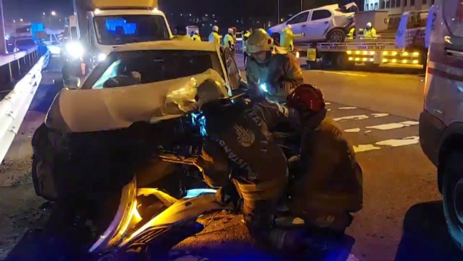 TEM Otoyolu’nda korkunç kaza! 12 yaralı