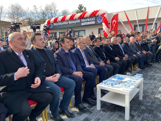 Teoman Özalp Parkı sil baştan yenilendi