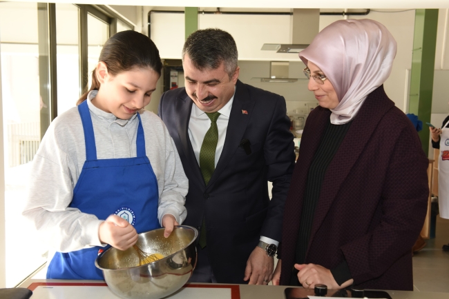 Tatlı yaptılar, tatlı konuştular