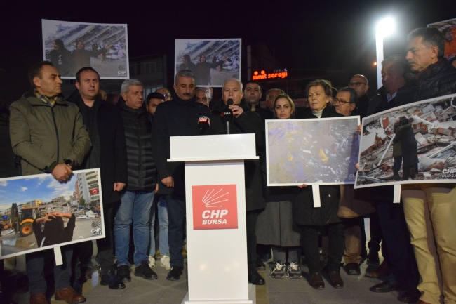 CHP Bursa 04.17'de 6 Şubat için saygı duruşunda bulundu