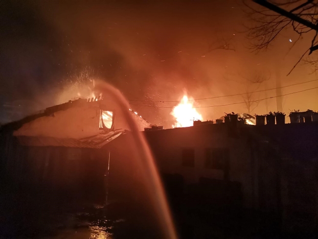 Bursa itfaiyesi alevlerle mücadelede en etkilisi