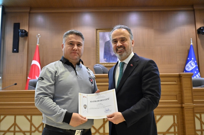 Sertifikalarını Başkan Aktaş'ın elinden aldılar