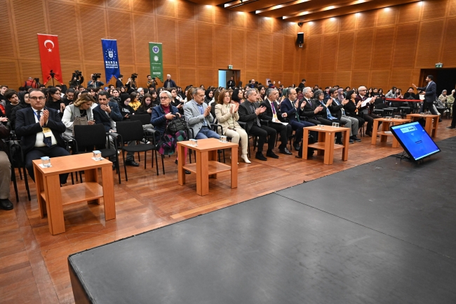 Bursa'da Türkiye Yüzyılında Türkçenin Yüzyılı Bilgi Şöleni