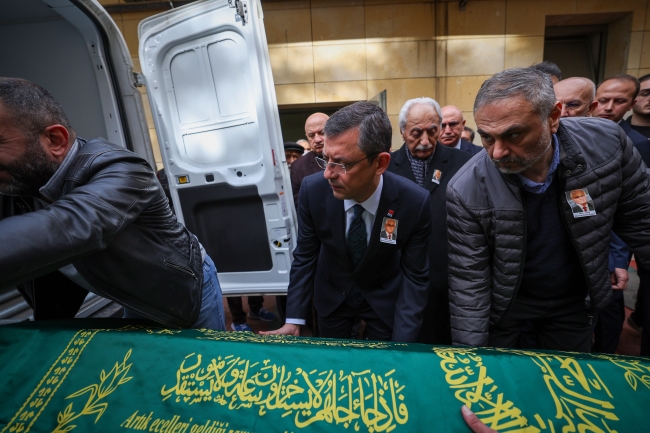 Özgür Özel, Mehmet Aslandoğan’ın cenazesine katıldı