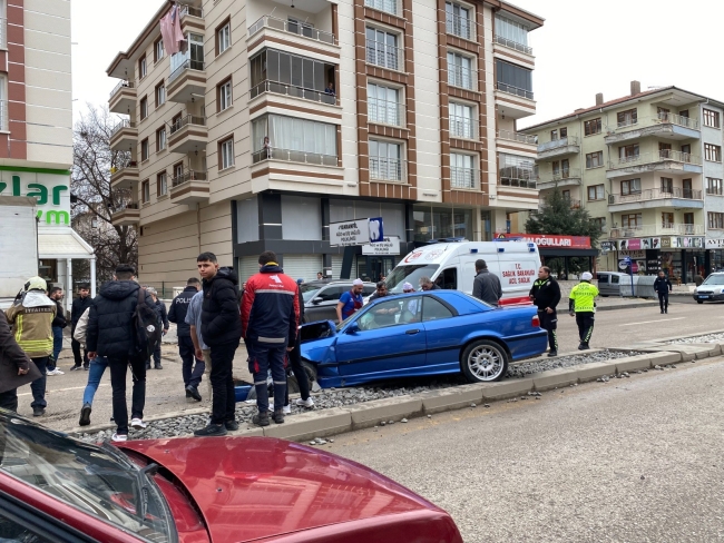 Ankara'da zincirleme trafik kazası: 5 yaralı
