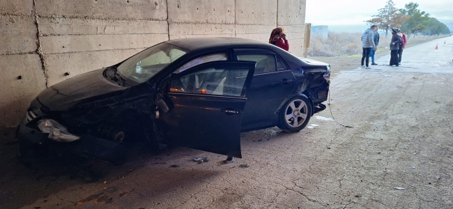 Öğrenci servisi ile otomobil çarpıştı: 14 yaralı!
