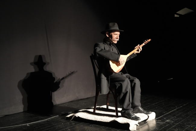 Robot Aşık Veysel öğrencilere konser verdi