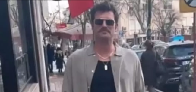 Kıvanç Tatlıtuğ bıyık bıraktı, imaj tazeledi!