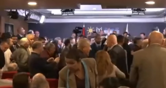 İYİ Parti Ankara'da olaylı toplantı!