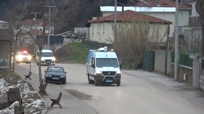 Marmara Denizi'nde batan geminin mürettebatını arama çalışmaları 4. gününde devam ediyor