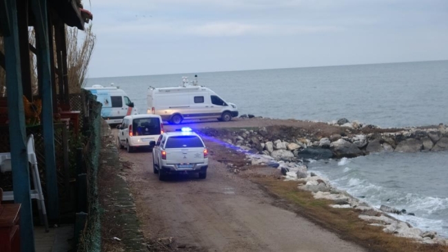 Bursa'da batan geminin mürettebatı arama çalışmaları sürüyor