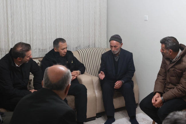Yerlikaya ve Bayraktar'dan madencilerin ailelerine ziyaret