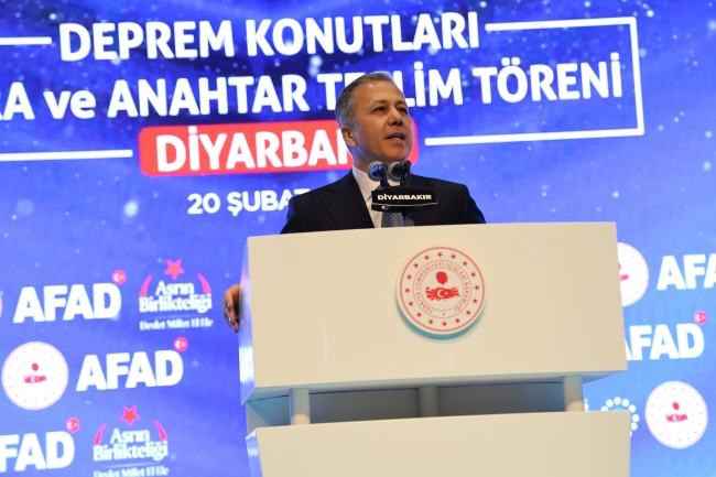 Bakan Yerlikaya, Diyarbakır’da TOKİ kura çekimine katıldı