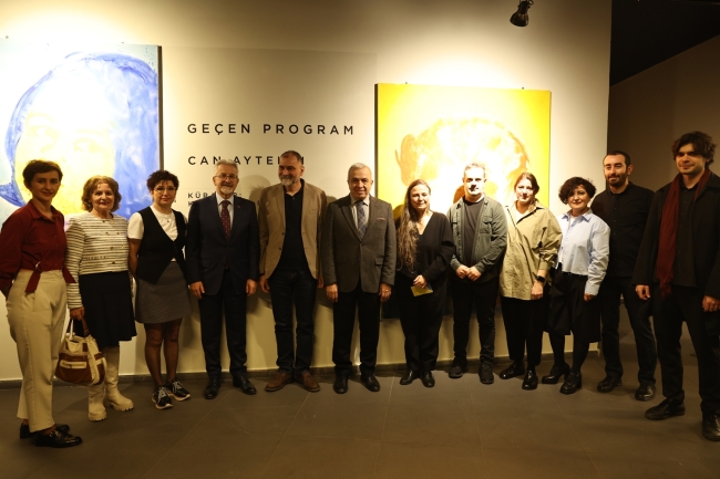 ‘Geçen Program’ sergisi sanatseverle buluştu