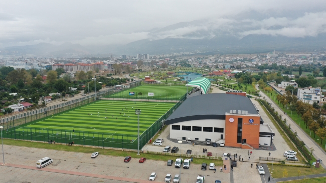 Yıldırım'a bir spor kompleks daha! Vakıf Bera Kent Parkı törenle açıldı