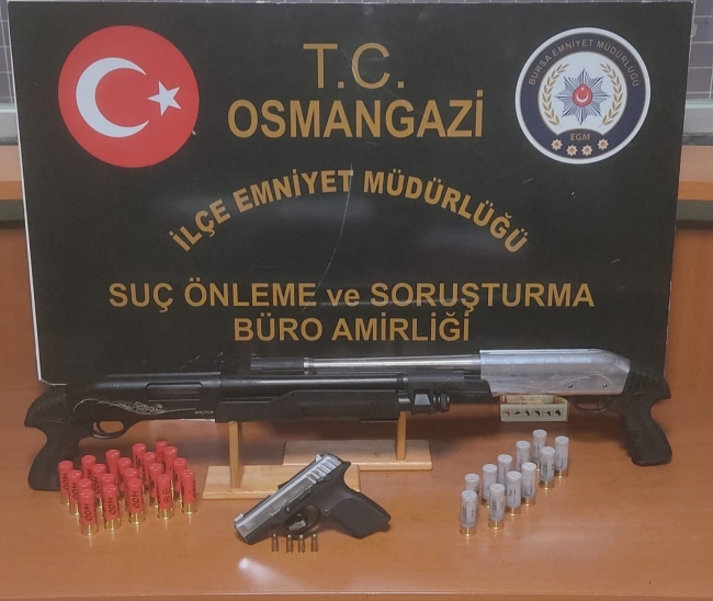 Bursa'da uyuşturucu tacirlerine gözaltı