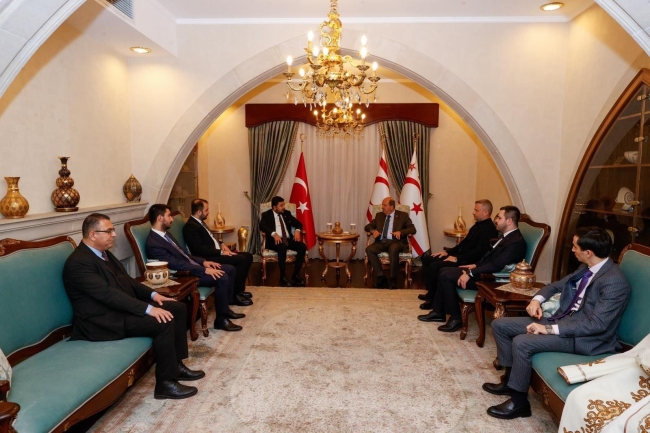 KKTC Cumhurbaşkanı Tatar, Kırgızistan Fahri Konsolosu Kurt'u kabul etti