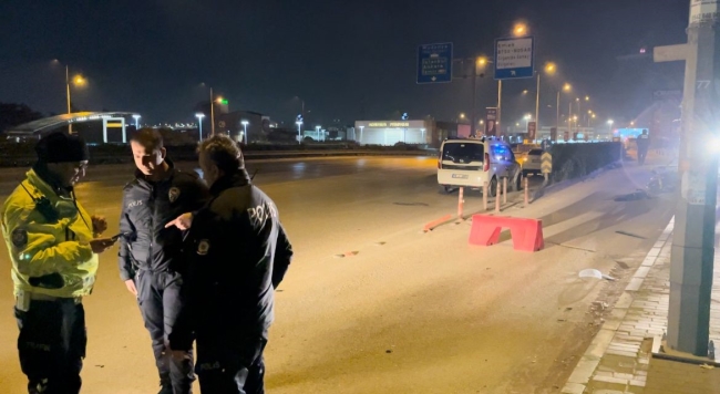 Bursa'da lüks otomobil hurdaya döndü: Sürücü hafif yaralı!