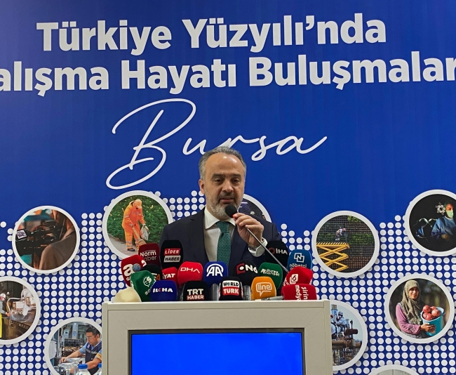 Çalışma ve Sosyal Güvenlik Bakanı Vedat Işıkhan Bursa'da STK temsilcileriyle bir araya geldi