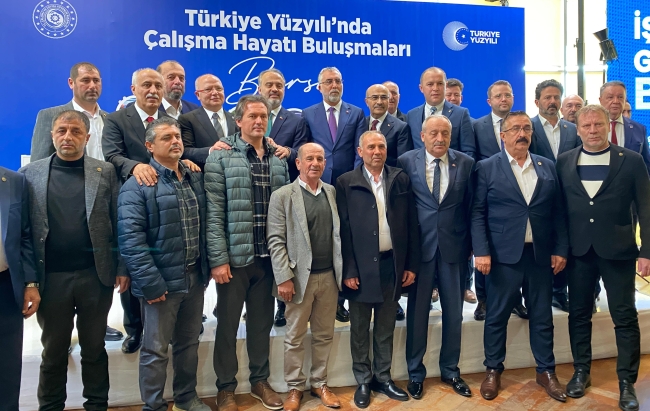 Çalışma ve Sosyal Güvenlik Bakanı Vedat Işıkhan Bursa'da STK temsilcileriyle bir araya geldi