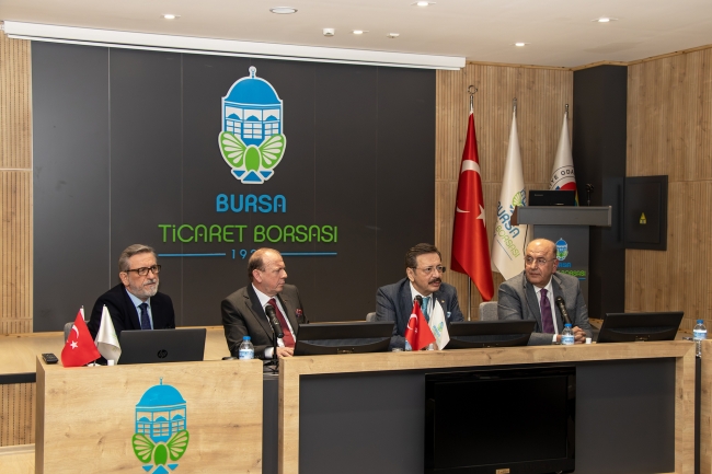 Hisarcıklıoğlu: "Örnek çalışmalarınızı takdirle takip ediyoruz"