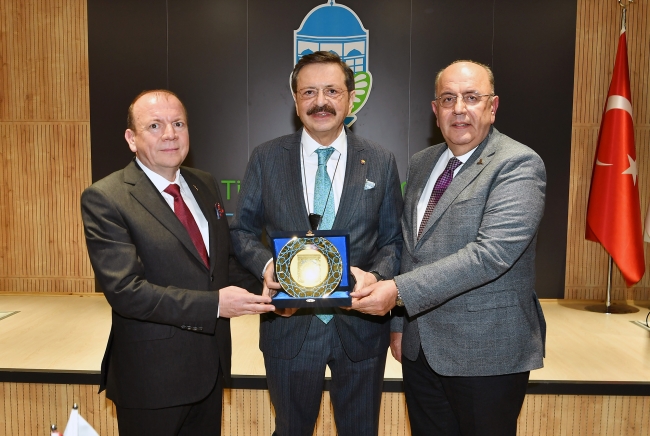 Hisarcıklıoğlu: "Örnek çalışmalarınızı takdirle takip ediyoruz"