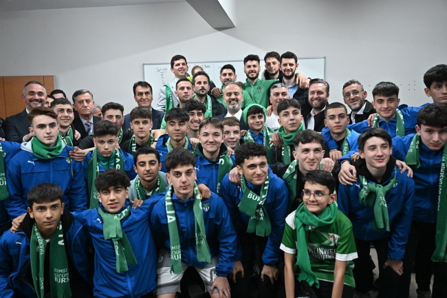 Bursa Büyükşehir Belediye Başkanı Alinur Aktaş'a Küplüpınar'da sevgi seli