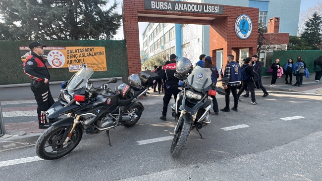 Bursa polis ekipleri okul önlerinde kuş uçurtmuyor