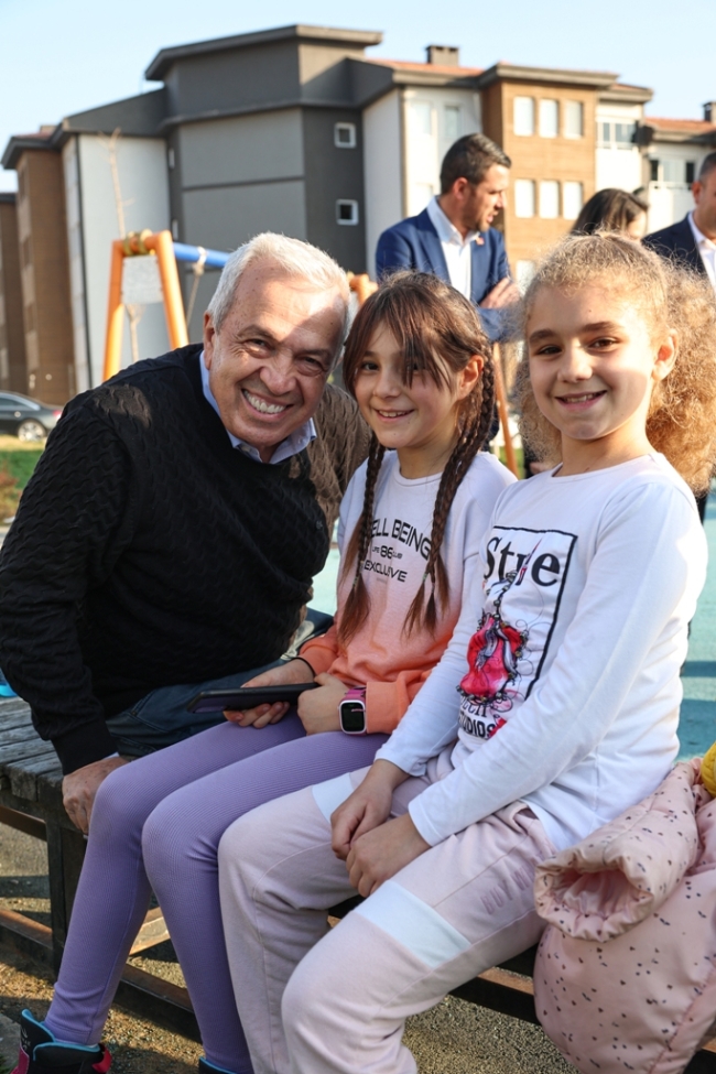 Nilüferli çocuklar Şadi Özdemir'le buluştu