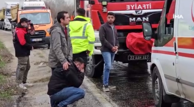 Edirne'de iki hafriyat kamyonu çarpıştı! Bir ölü var