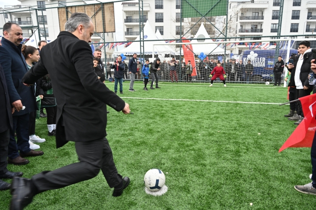 Büyükşehir’den Nilüfer’e futbol sahası