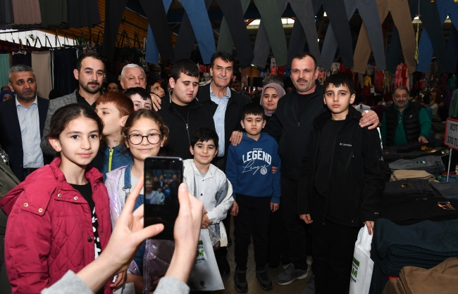 Mustafa Dündar sevgisi pazara sığmadı