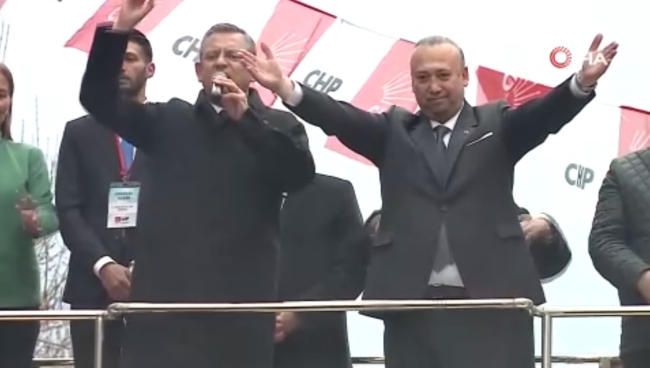 CHP'de parti krizi