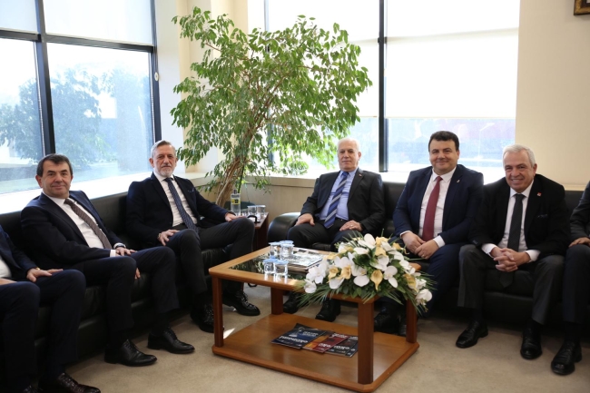 Mustafa Bozbey’den BTSO Başkanı Burkay’a ziyaret