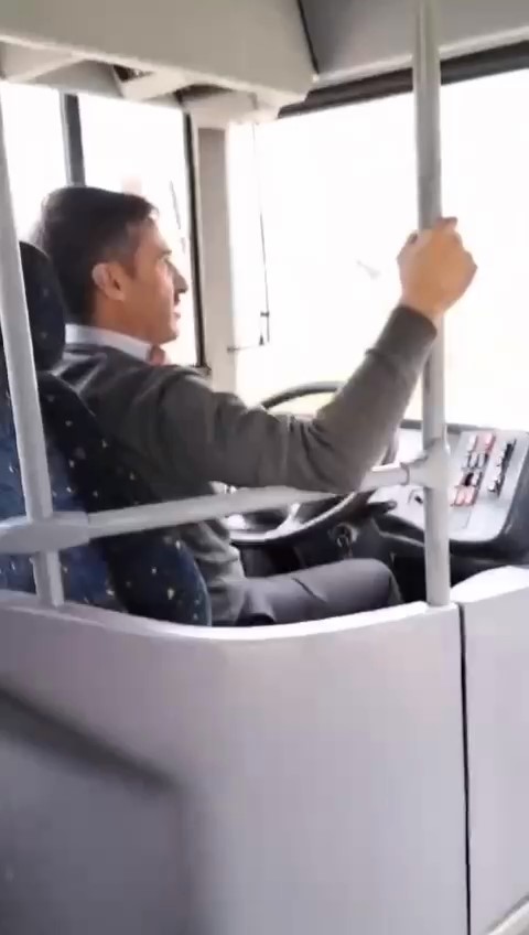 Bursalı otobüs şoföründen kadınlara anlamlı mesaj!