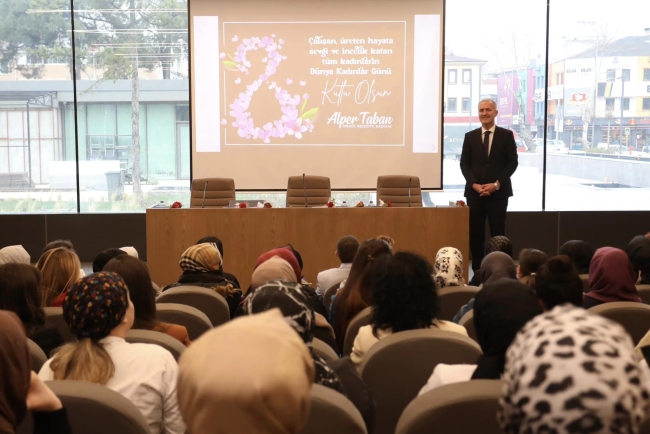 Başkan Taban'dan kadın personele 8 Mart jesti