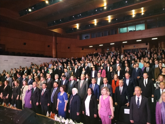 Başarılı iş kadınları ödüllendirildi!